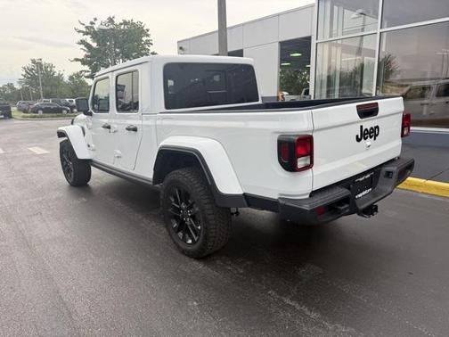 2025 Jeep Gladiator Nighthawk