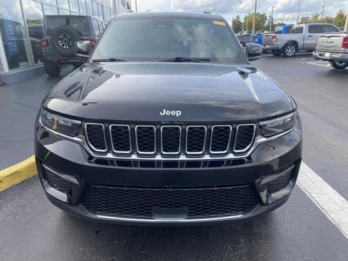 2025 Jeep Grand Cherokee Laredo