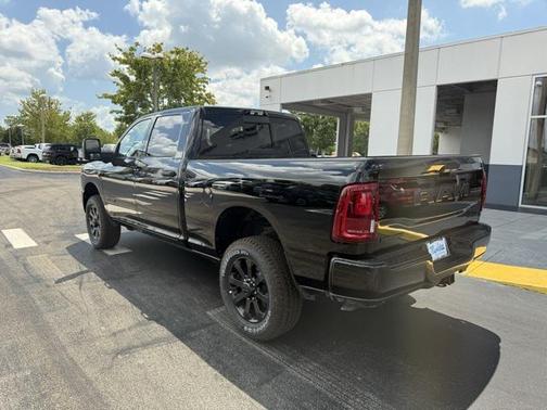 2025 RAM 2500 Big Horn Crew Cab 4x4 6'4' Box
