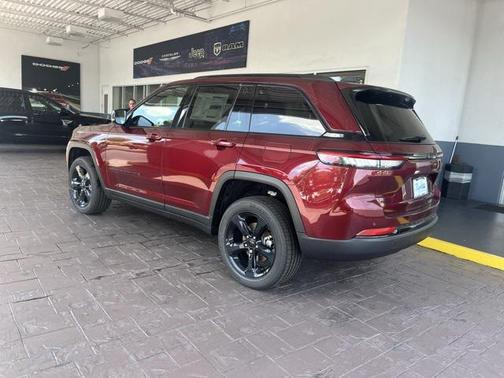 2025 Jeep Grand Cherokee Altitude