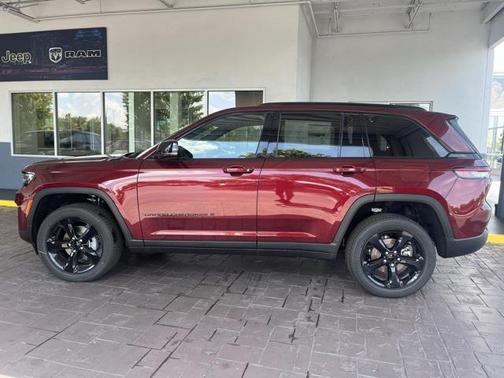 2025 Jeep Grand Cherokee Altitude