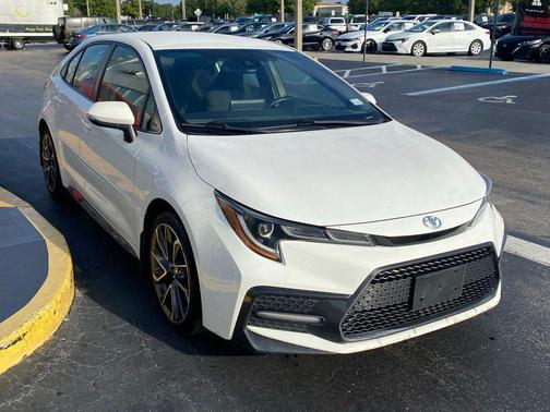 Super White 2021 Toyota Corolla SE