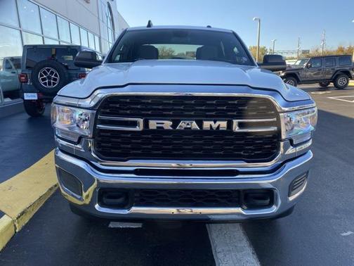 2022 RAM 2500 Big Horn Crew Cab 4x4 6'4' Box