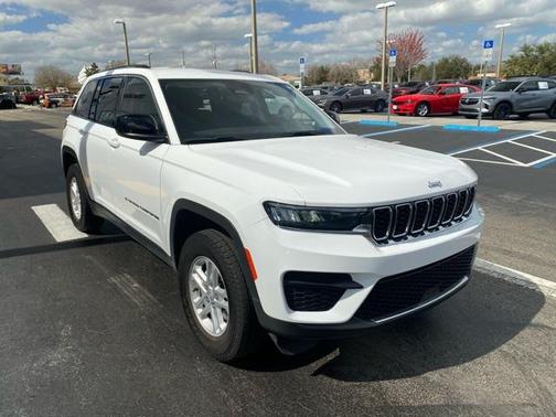 2023 Jeep Grand Cherokee Laredo
