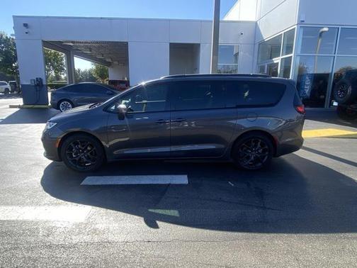 2022 Chrysler Pacifica Limited