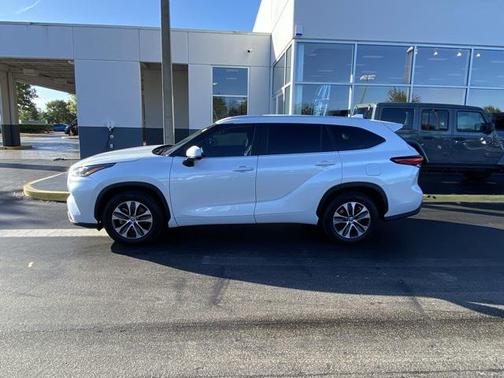 2023 Toyota Highlander XSE