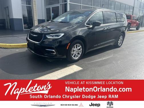 2023 Chrysler Pacifica Touring L