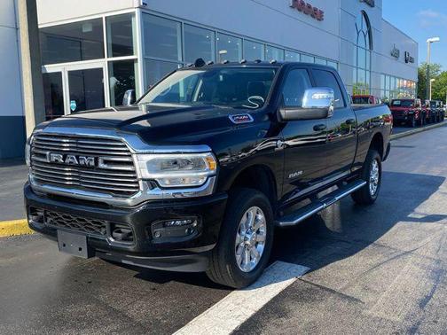 Diamond Black Crystal Pearlcoat 2023 RAM 2500 Laramie Crew Cab 4x4 6'4' Box