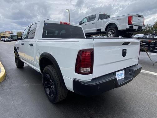 2024 RAM 1500 Classic Warlock Crew Cab 4x2 5'7' Box