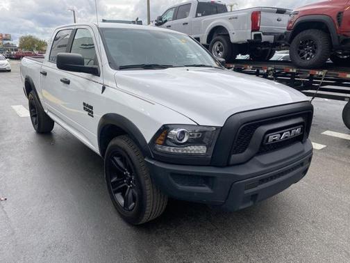 2024 RAM 1500 Classic Warlock Crew Cab 4x2 5'7' Box