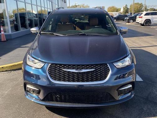 2024 Chrysler Pacifica L