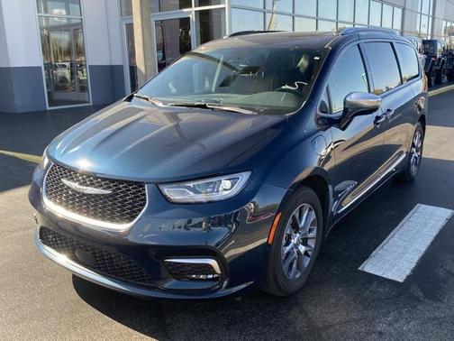 2024 Chrysler Pacifica L