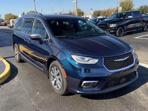 2024 Chrysler Pacifica L