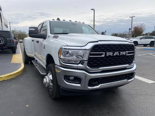 2024 RAM 3500 Big Horn Crew Cab 4x4 8' Box