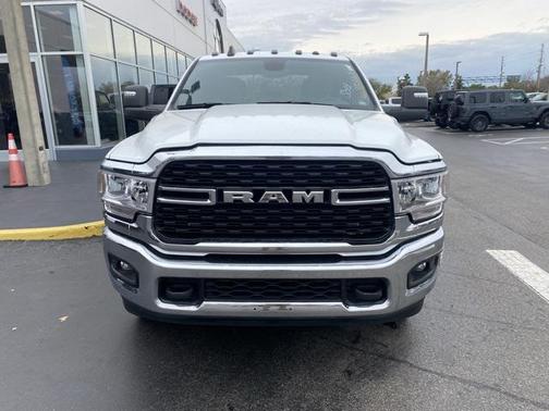 2024 RAM 3500 Big Horn Crew Cab 4x4 8' Box