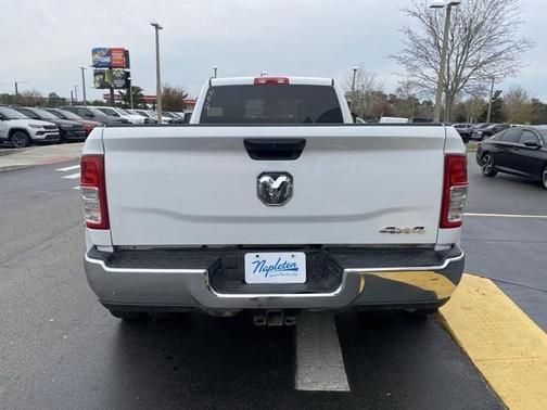 2024 RAM 3500 Big Horn Crew Cab 4x4 8' Box