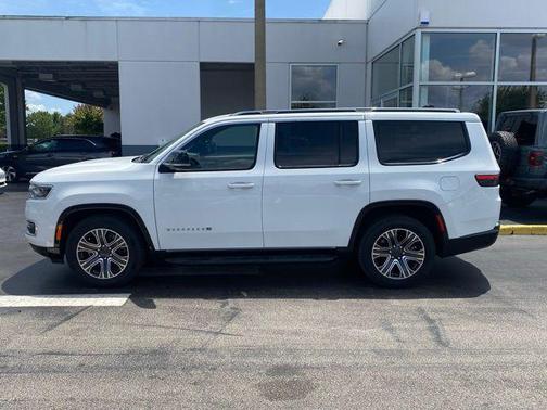 Bright White Clearcoat 2024 Jeep Wagoneer Series II 4x2