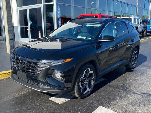 Black Pearl 2024 Hyundai TUCSON Limited