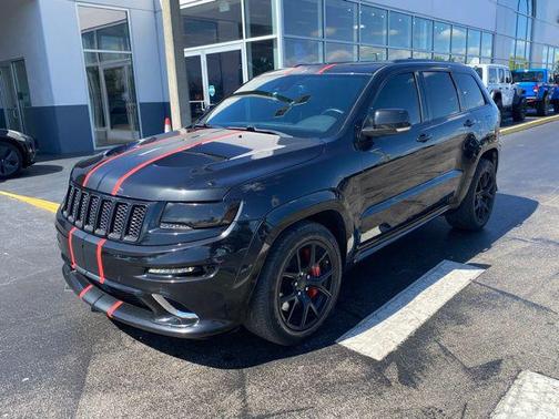 Brilliant Black Crystal Pearlcoat 2016 Jeep Grand Cherokee SRT