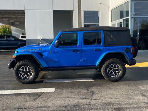 Hydro Blue Pearlcoat 2024 Jeep Wrangler Rubicon