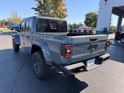 2026 Jeep Gladiator Sport S