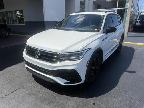 2022 Volkswagen Tiguan 2.0T SE R-Line Black