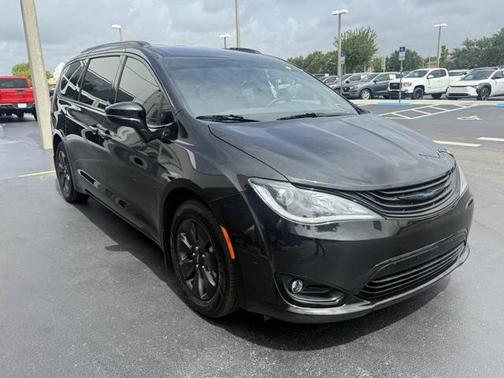 2019 Chrysler Pacifica Hybrid Limited