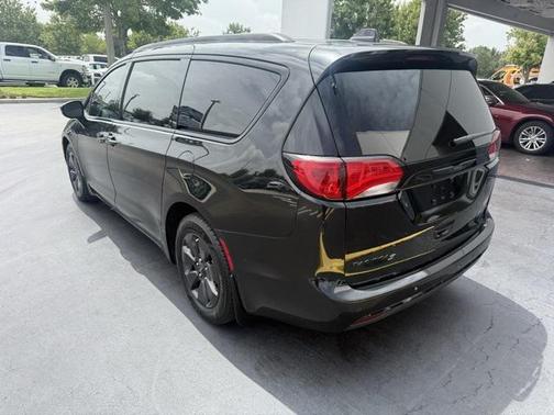 2019 Chrysler Pacifica Hybrid Limited