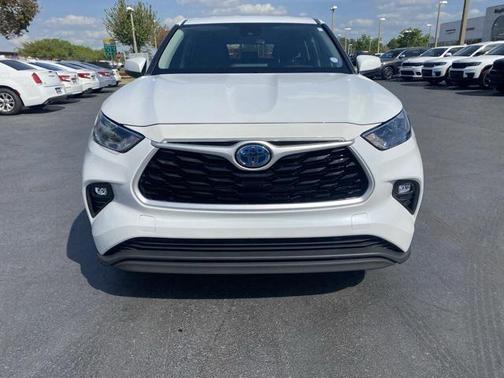 2022 Toyota Highlander Hybrid LE