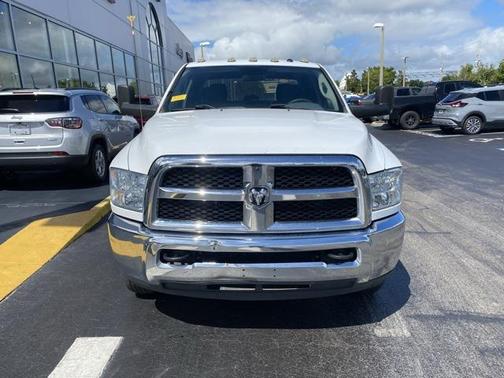 2018 RAM 3500 Tradesman Crew Cab 4x4 8' Box