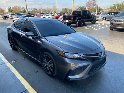 2023 Toyota Camry SE
