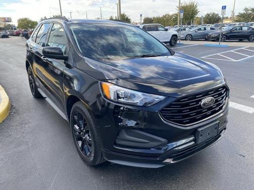 2022 Ford Edge SE