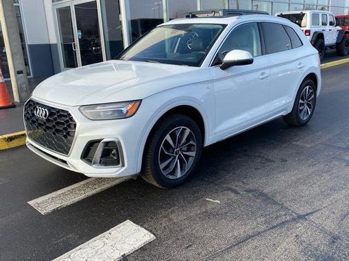 2023 Audi Q5 45 S line Premium Plus