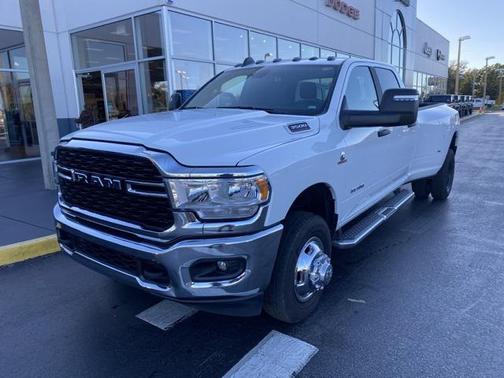 2024 RAM 3500 Big Horn Crew Cab 4x4 8' Box