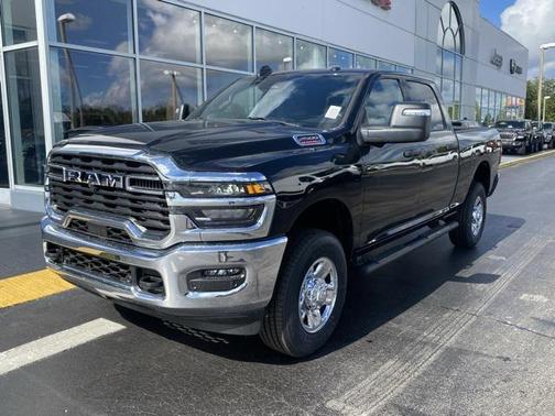 2025 RAM 2500 Tradesman Crew Cab 4x4 6'4' Box