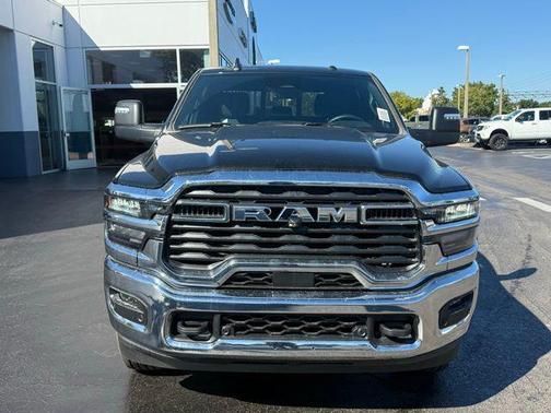 2026 RAM 2500 Tradesman Crew Cab 4x4 6'4' Box