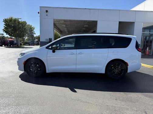 2026 Chrysler Pacifica Limited