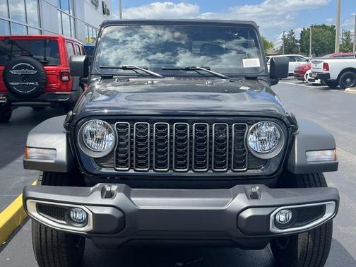 2025 Jeep Gladiator Sport S