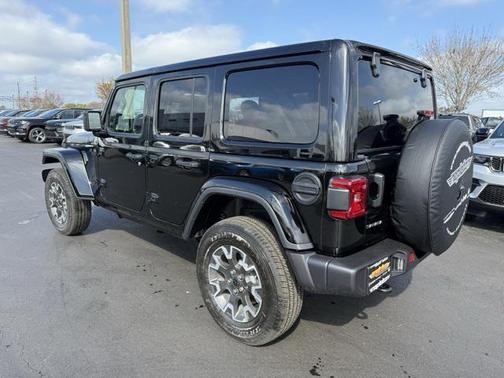 2025 Jeep Wrangler 4-Door Sahara 4x4