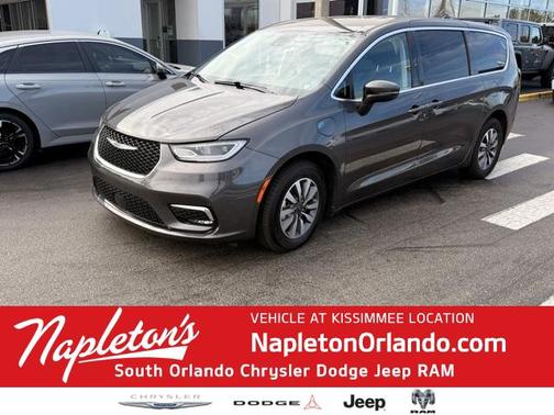 2023 Chrysler Pacifica Hybrid Touring L
