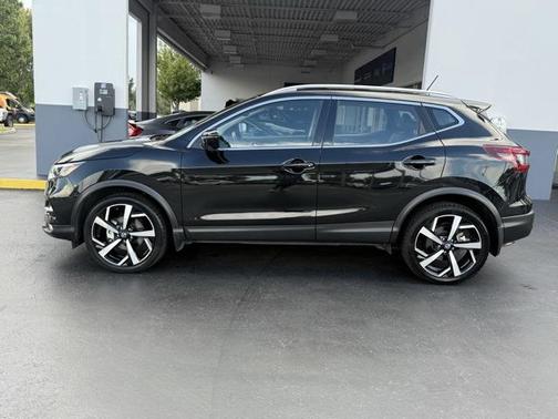 2022 Nissan Rogue Sport SL
