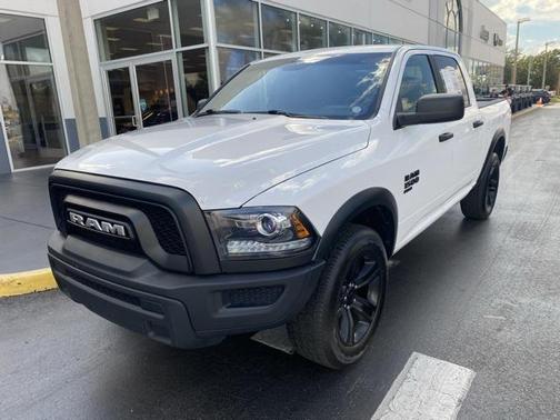 2024 RAM 1500 Classic Warlock Crew Cab 4x4 5'7' Box