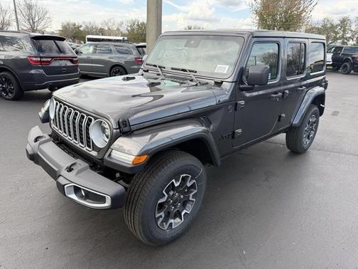 2025 Jeep Wrangler 4-Door Sahara 4x4