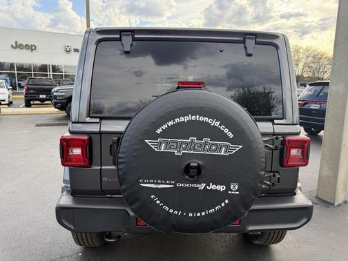 2025 Jeep Wrangler 4-Door Sahara 4x4