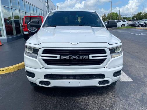 Bright White Clearcoat 2019 RAM 1500 Big Horn