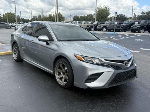2020 Toyota Camry SE