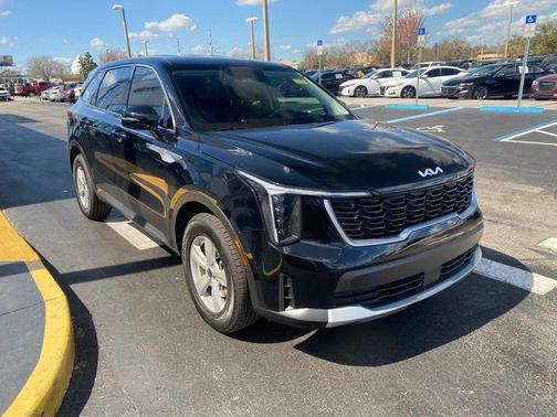 2025 Kia Sorento LX