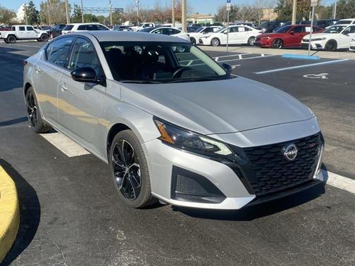 2025 Nissan Altima SR FWD