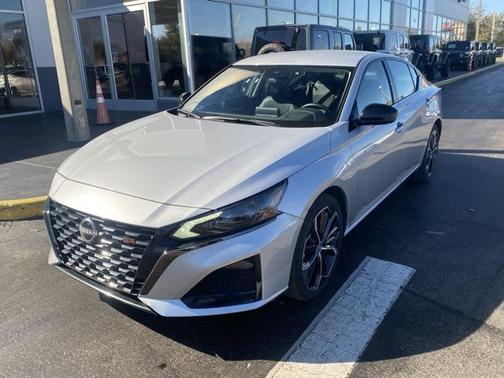 2025 Nissan Altima SR FWD