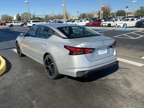 2025 Nissan Altima SR FWD